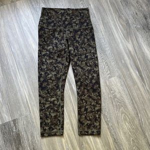Lululemon Hi-Rise Crop